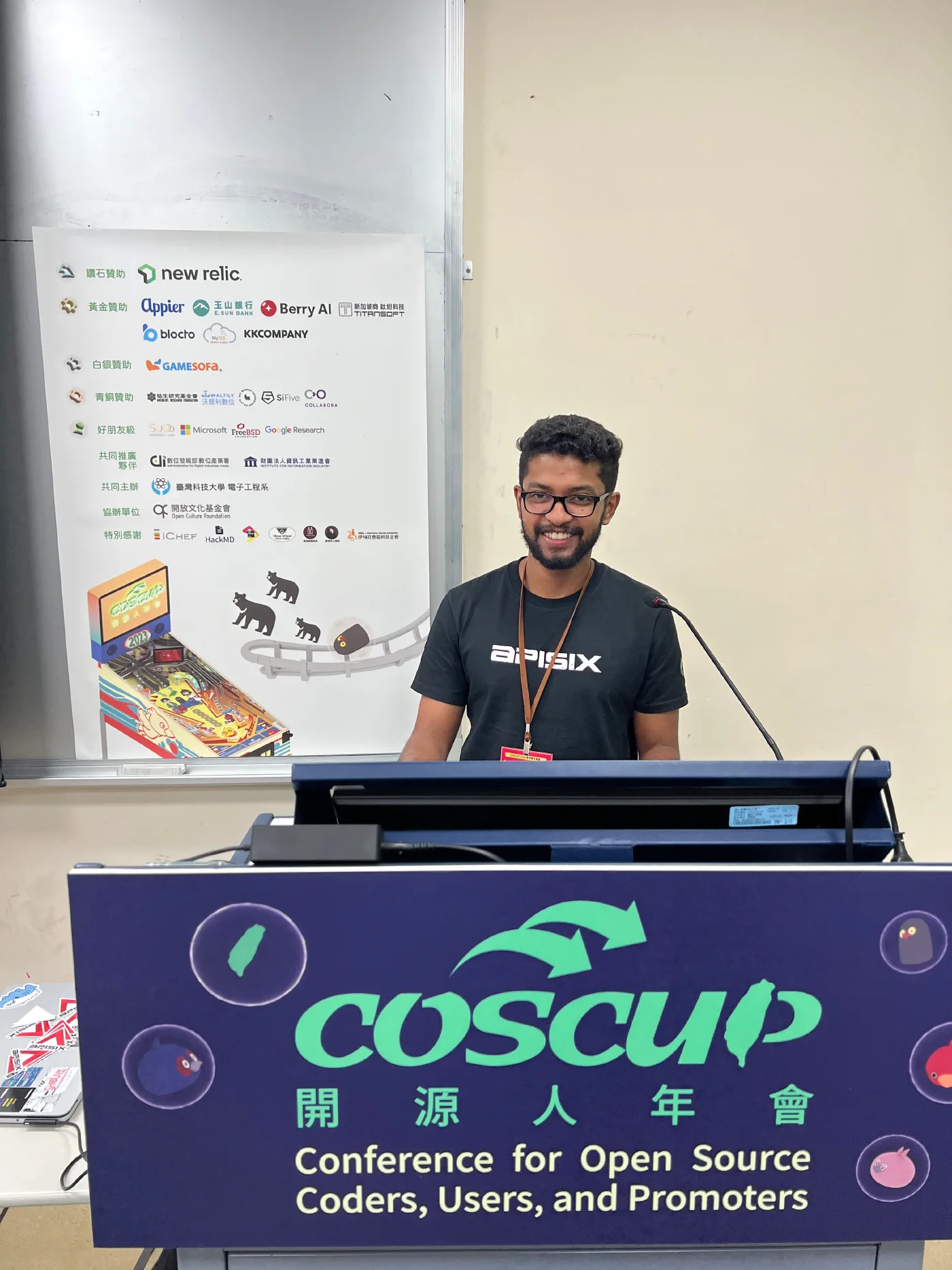 Mandatory speaker photo
