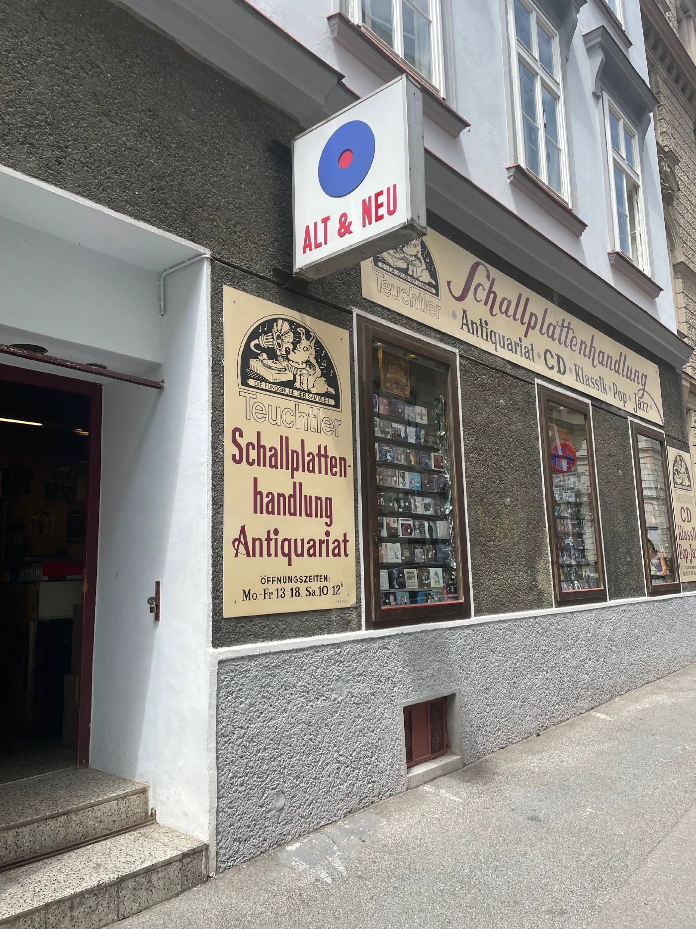 The record store where they listen to music